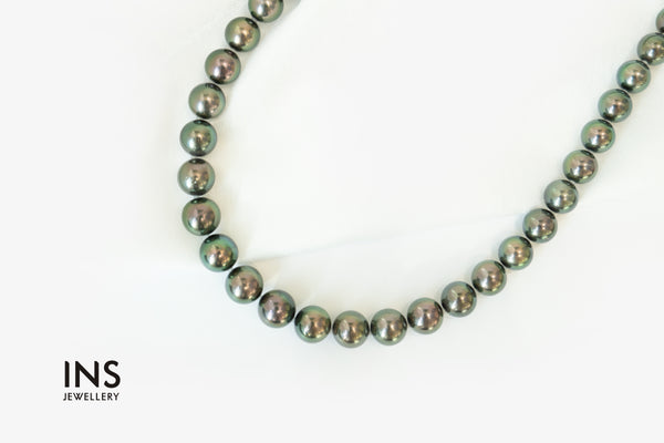 Tahitian Pearl Necklace “Peacock Green”