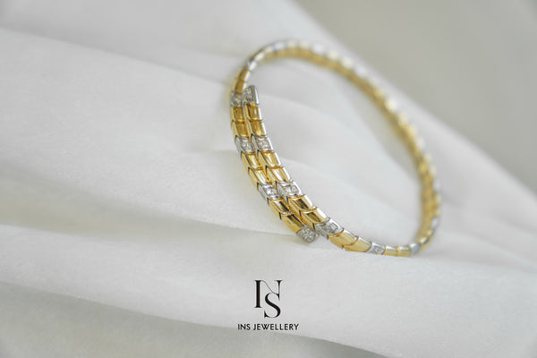 18K Gold Bangle