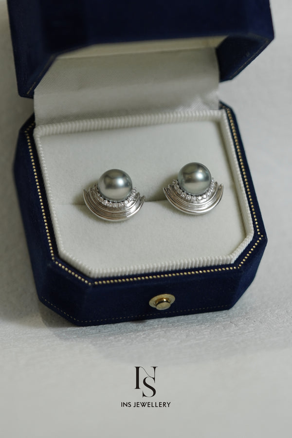 Tahitian Pearl Ear Studs 