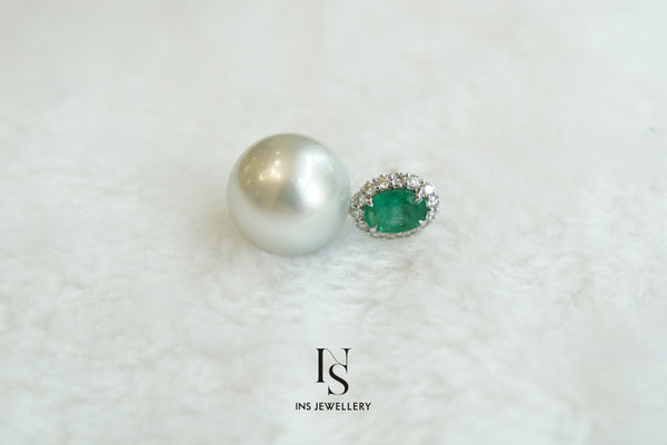 Emerald Earrings with South Sea Pearl