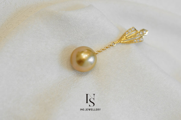 Golden Pearl Earrings