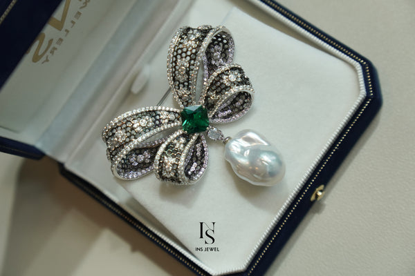 Freshwater Baroque Pearl Brooch
